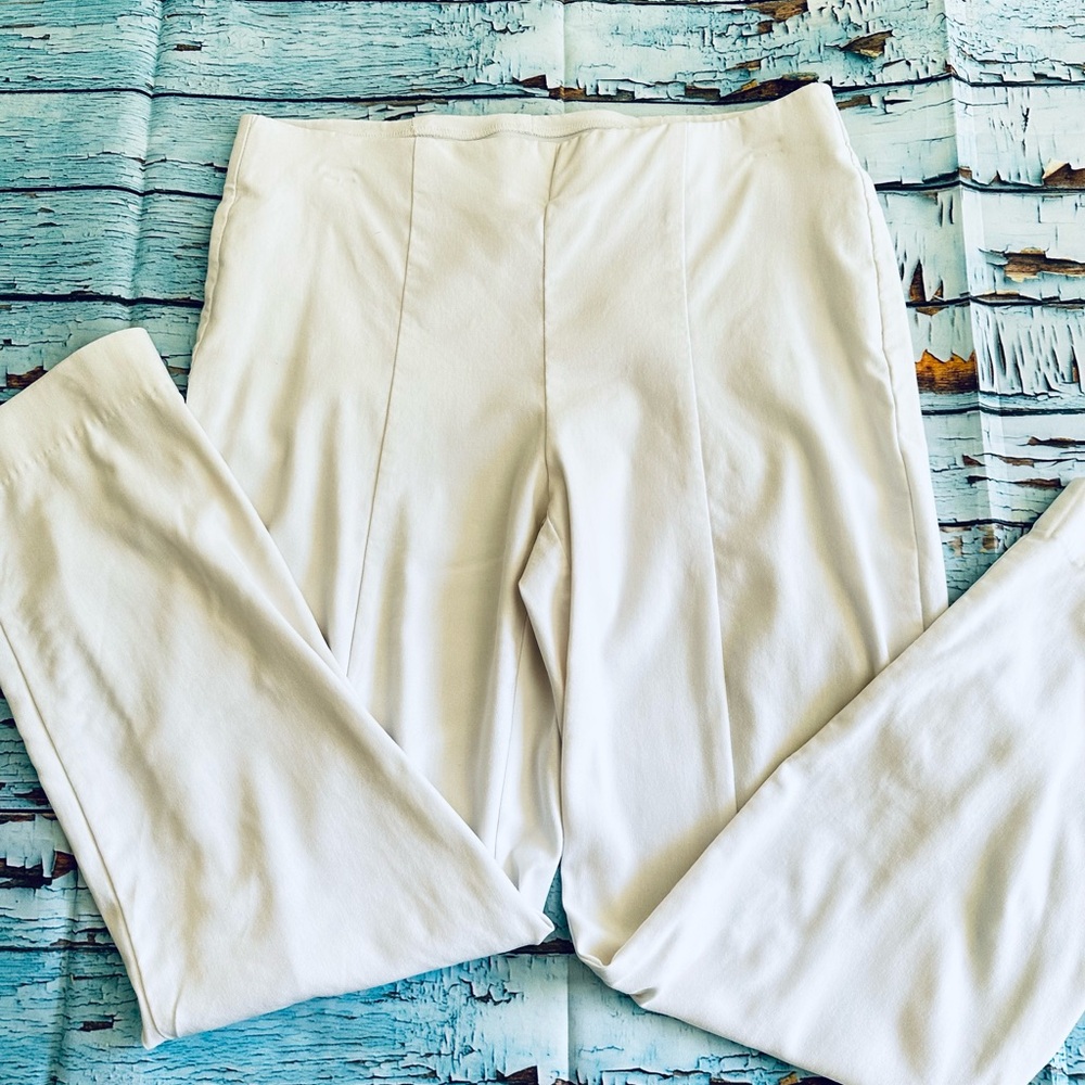 Chico's So Slimming Ankle Pants in Cream/white size 0